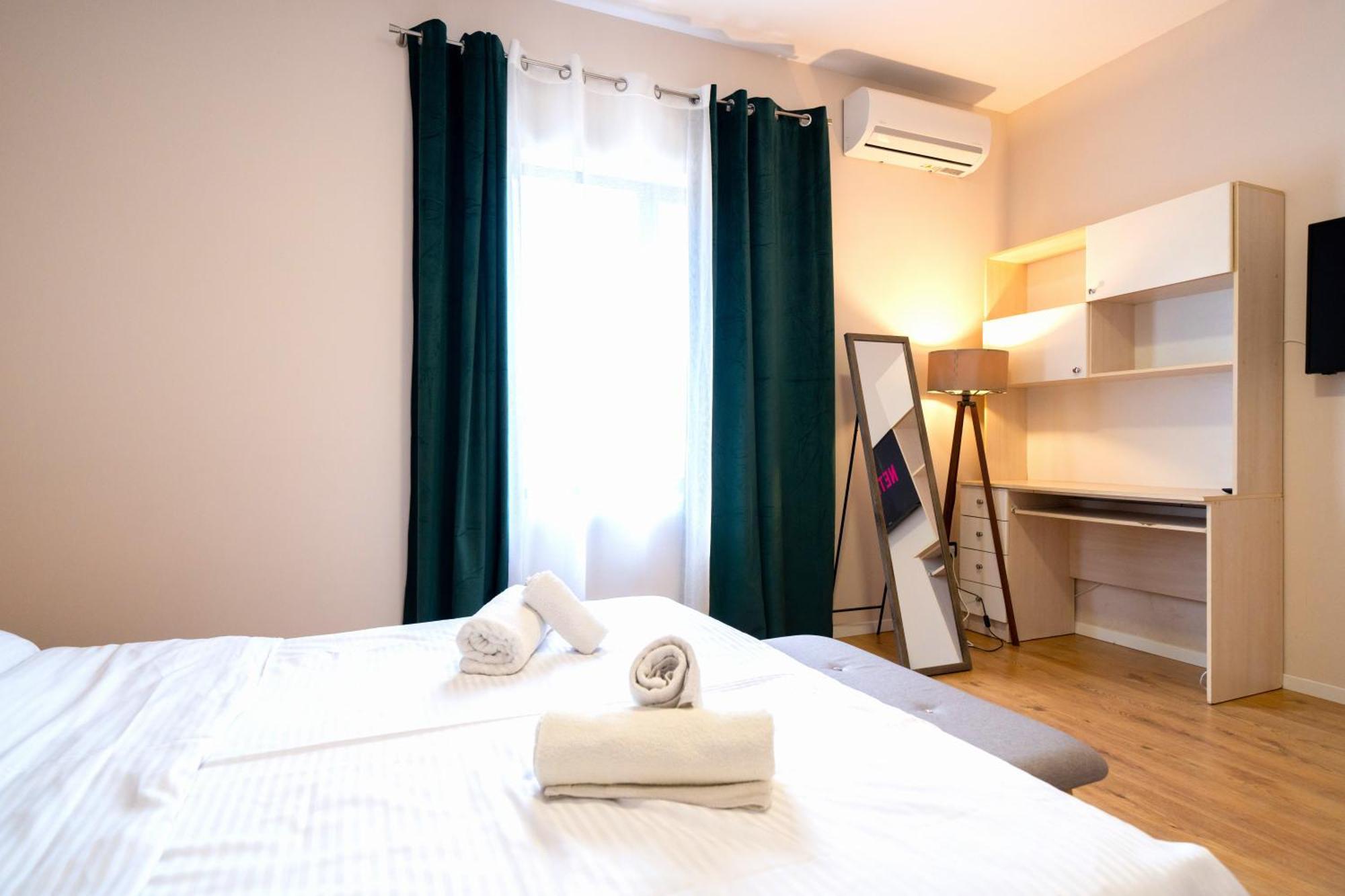 Apartment Colorful Comfy Tirana